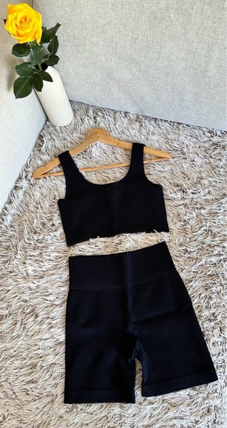 Conjunto deportivo yoga negro