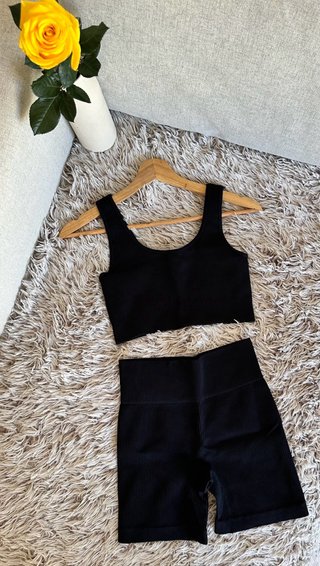 Conjunto deportivo yoga negro