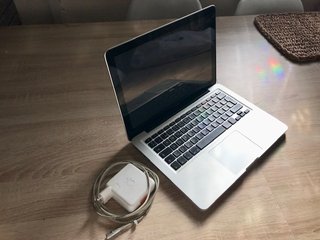 MacBook Pro 13 Plata con Cargador