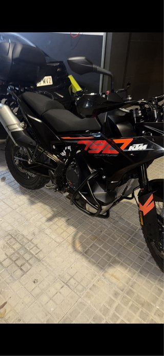 KTM 790 Adventure Negra y Naranja