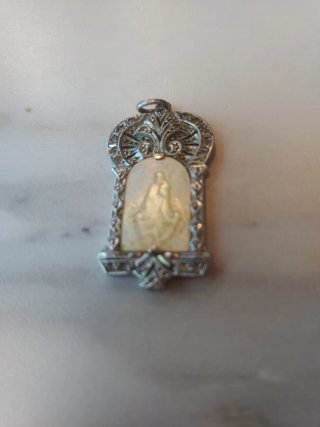 Medalla Virgen del Carmen Plata y Nácar