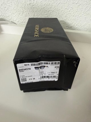 Occhiali da sole Versace neri e dorati