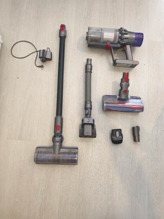 Aspirador Dyson V10 + Accesorios