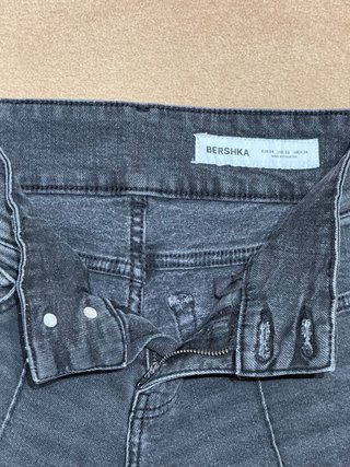 Bershka Vaqueros T34 Bootcut Negros