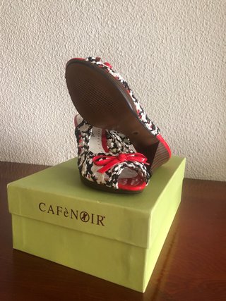Sandalias CafèNoir T38 trenzadas