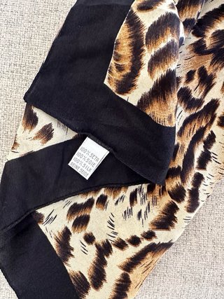 Pañuelo Seda Animal Print Negro Marrón