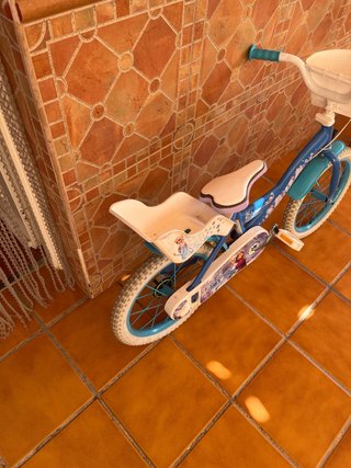 Bicicleta Frozen 16 con asiento trasero