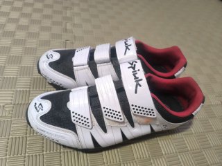 Zapatillas ciclismo Spiuk blancas y negras