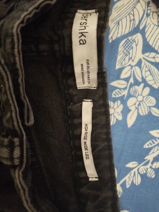 Pantalón vaquero Bershka negro T-36
