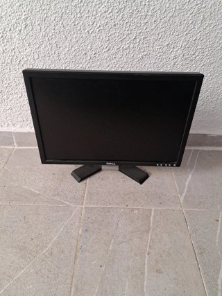 Monitor de ordenador negro