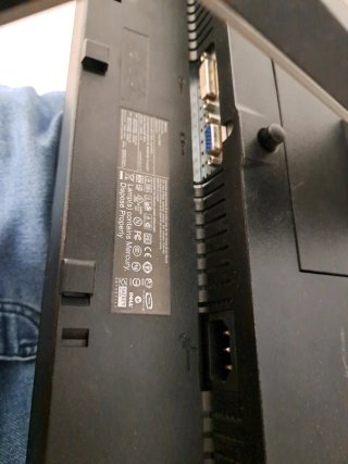 Monitor de ordenador negro