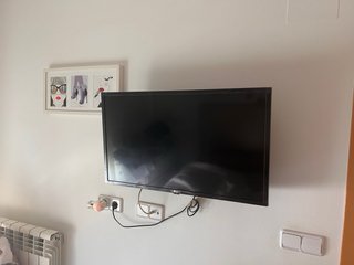 TV LG 32'' Smart TV con soporte pared