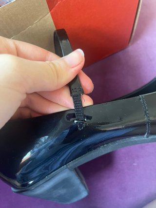 Zapatos negros charol con tira