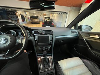Volkswagen Golf R300 2015