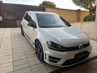 Volkswagen Golf R300 2015