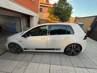 Volkswagen Golf R300 2015