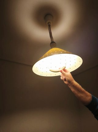 Lámpara colgante retráctil verde