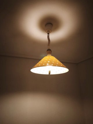 Lámpara colgante retráctil verde
