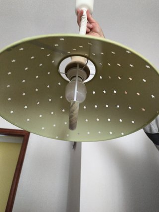Lámpara colgante retráctil verde