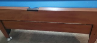 Mesa de billar con accesorios