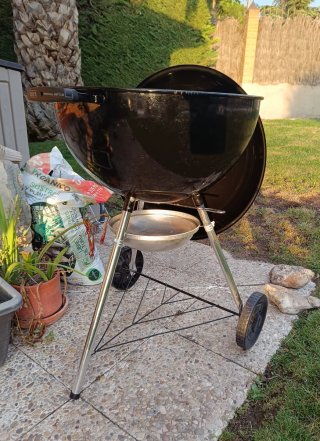 Barbacoa Weber Carbone 57cm + Camino