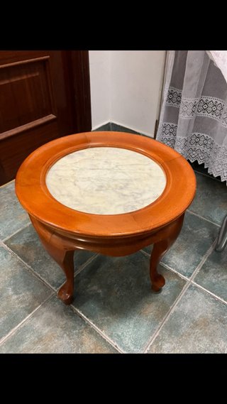 BONITA . MESA Madera -Mármol.15€