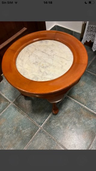 BONITA . MESA Madera -Mármol.15€