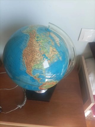 Mappamondo vintage illuminato