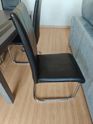 Sillas de salón negras (7 unidades)