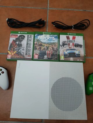 Xbox One S 1TB + 3 Giochi + 2 Controller