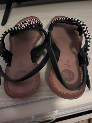 SANDALIAS CON PEDRERIA GIOSEPPO 39