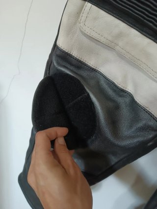 Pantalón mono moto de cuero vintage