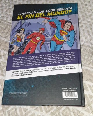 Tomo único, tapa dura, Superman,La Era Espacial.DC