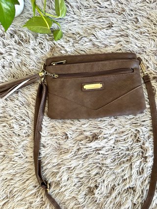 Bolso bandolera marrón con flecos