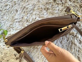 Bolso bandolera marrón con flecos