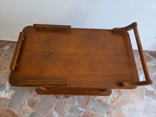 Carrello porta vivande in legno con ruote