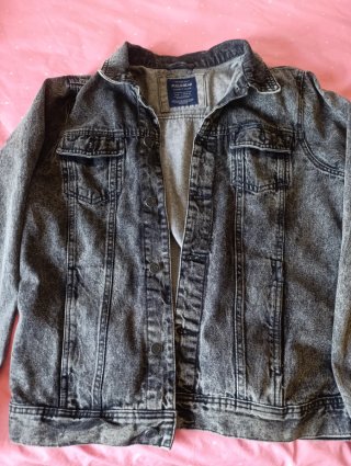 Cazadora vaquera Pull&Bear negra/gris Talla L