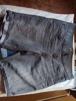 Pantalones cortos vaqueros azules y negro