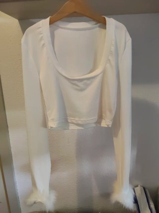 Top blanco manga larga con pelo