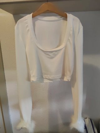 Top blanco manga larga con pelo