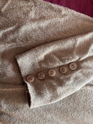 Maglioncino lana beige con bottoncini
