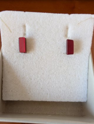 Pendientes rectangulares granate