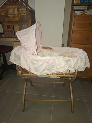 Moisés Cuna Mimbre Rosa. Solo vestidura