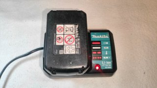 Cargador Makita DC18WA #3