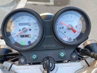 Daelim Roadwin 125 Negra