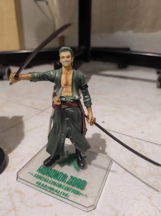 Figura Zoro One Piece Dead or Alive