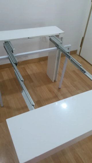 Mesa pagable blanca