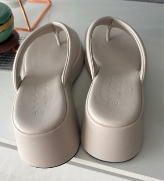 Sandalias cuña plataforma beige