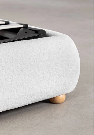 Cama tapizada con canapé abatible