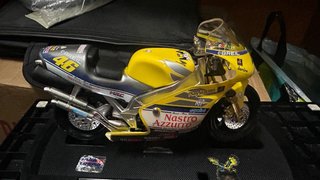 Maqueta Moto GuiLoy Valentino Rossi 1:18
